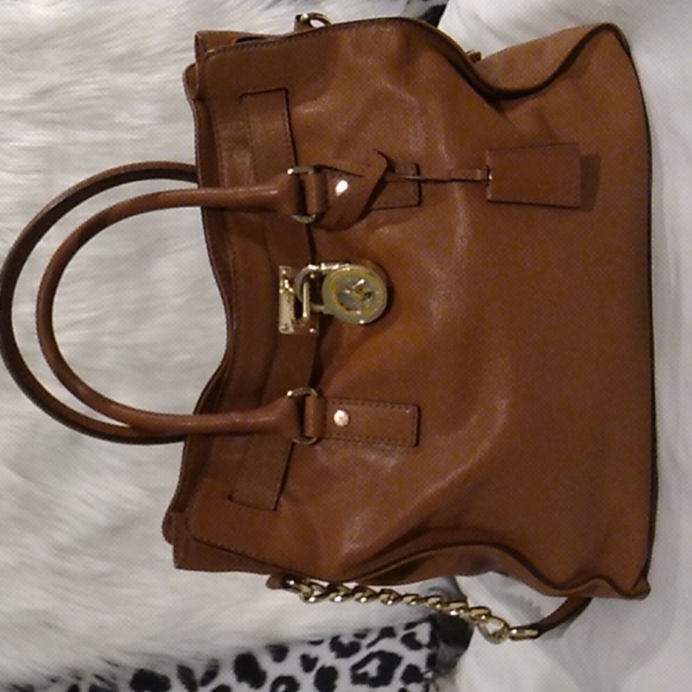 SALE! Like New Large Michael Kors Shoulder Bag